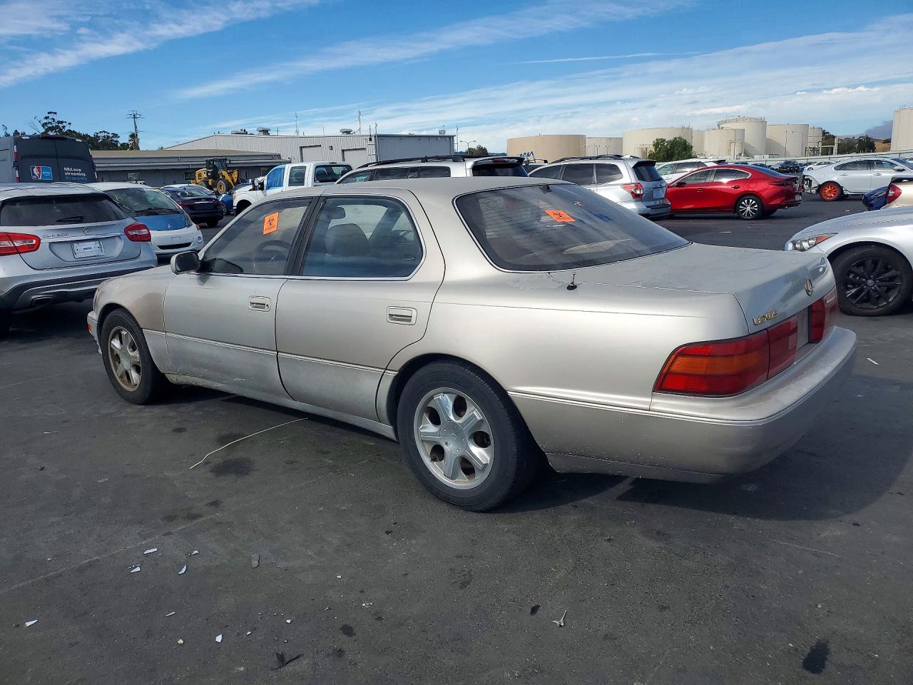JT8UF11E3P0147549 · 1993 LEXUS LS 400 · 2/12