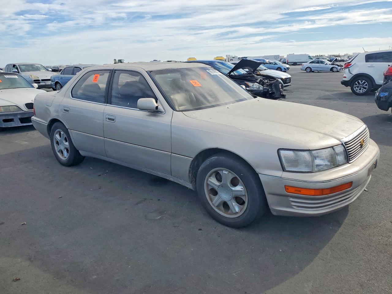 JT8UF11E3P0147549 · 1993 LEXUS LS 400 · 4/12