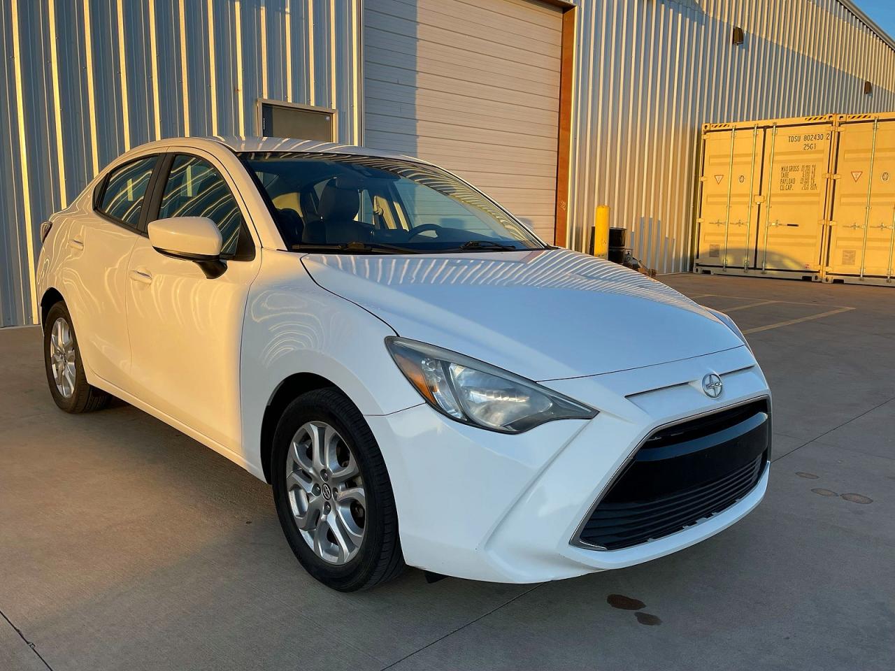 3MYDLBZV1GY131376 · 2016 SCION IA