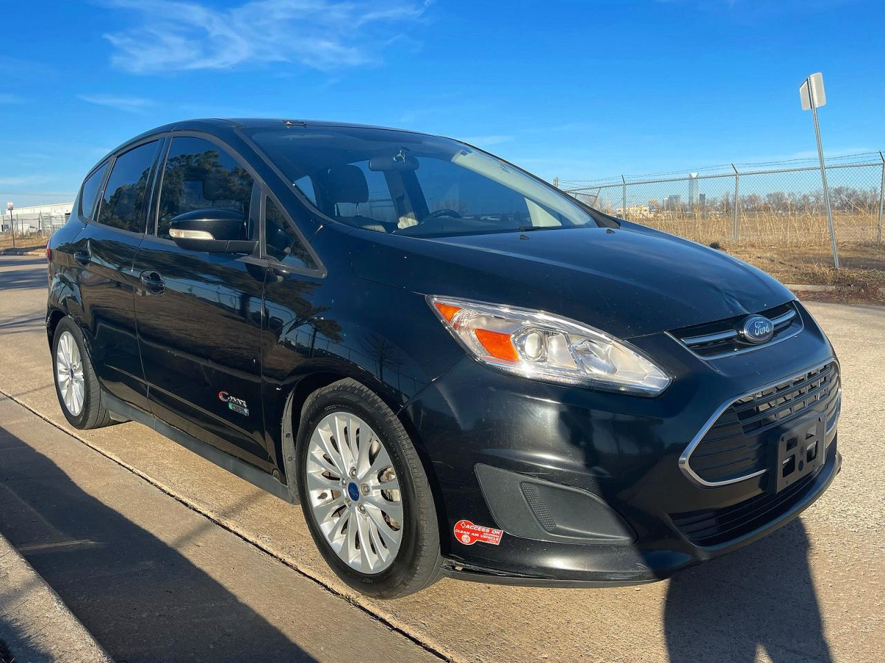 1FADP5EU7HL108136 · 2017 FORD C-MAX