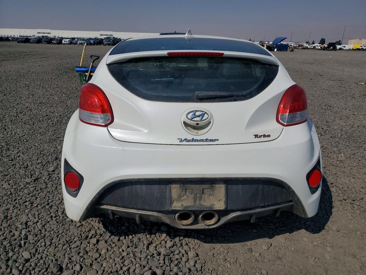KMHTC6AEXGU265671 · 2016 HYUNDAI VELOSTER · 6/12