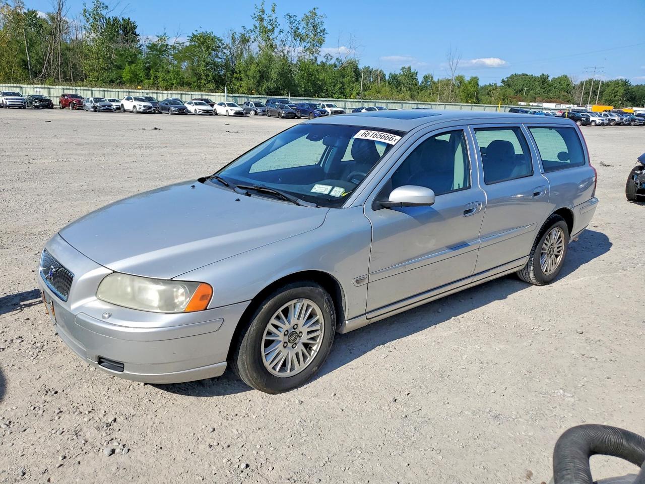 YV1SW640252514555 · 2005 VOLVO V70