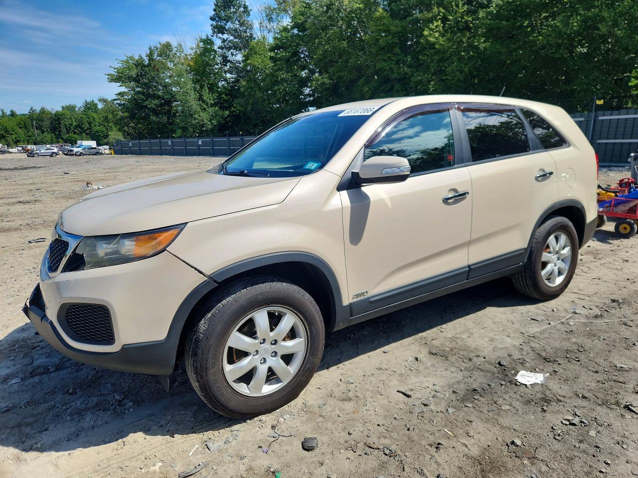 5XYKTCA16BG096643 · 2011 KIA SORENTO