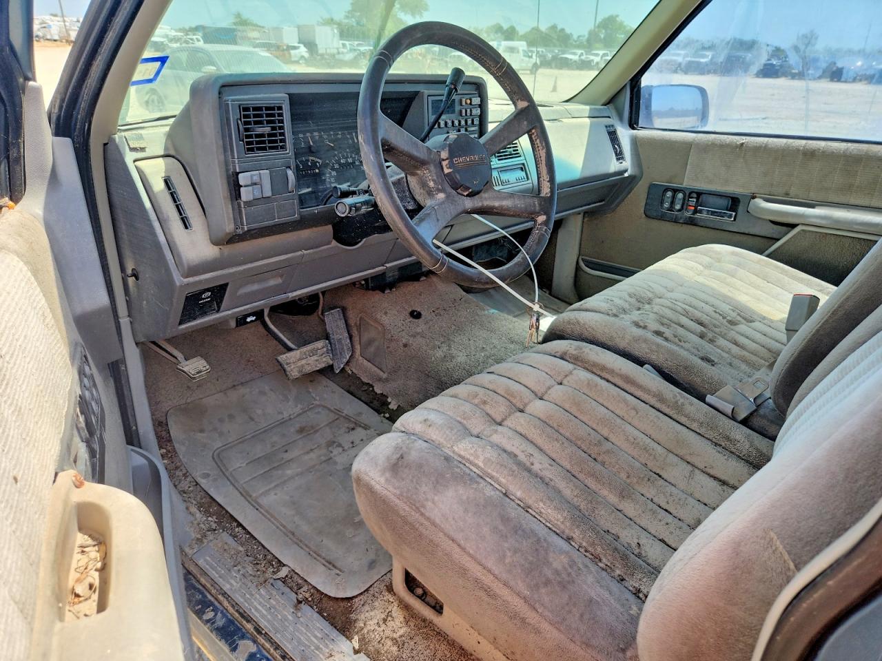 2GCEC19K5N1229955 · 1992 CHEVROLET GMT-400 · 8/12