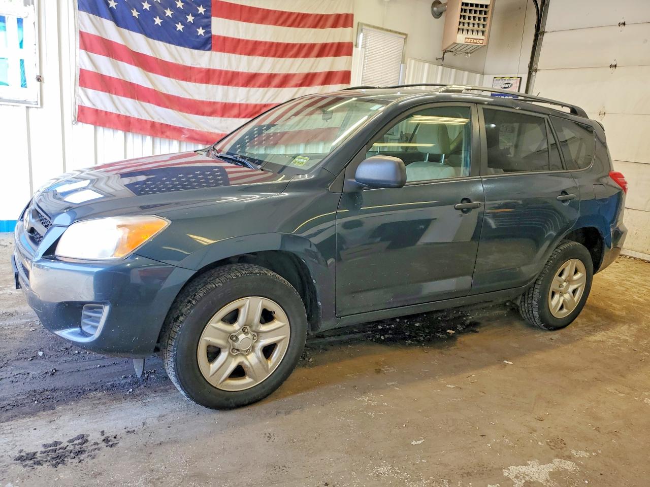 2T3JF4DVXBW083838 · 2011 TOYOTA RAV4