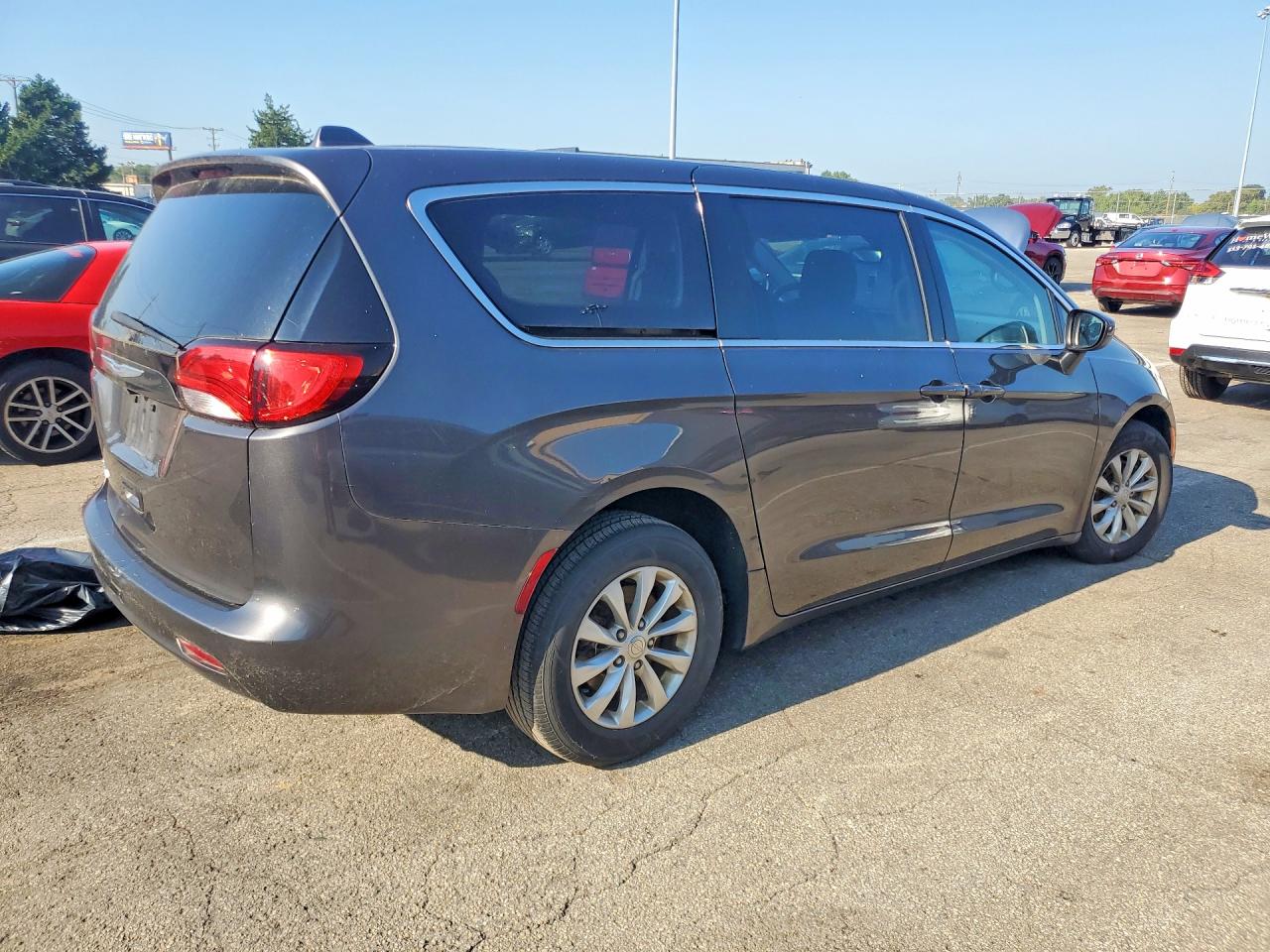 2C4RC1DG6HR676806 · 2017 CHRYSLER PACIFICA · 3/12