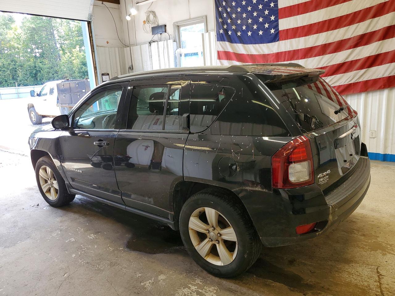 1C4NJDEB8FD412561 · 2015 JEEP COMPASS · 2/13
