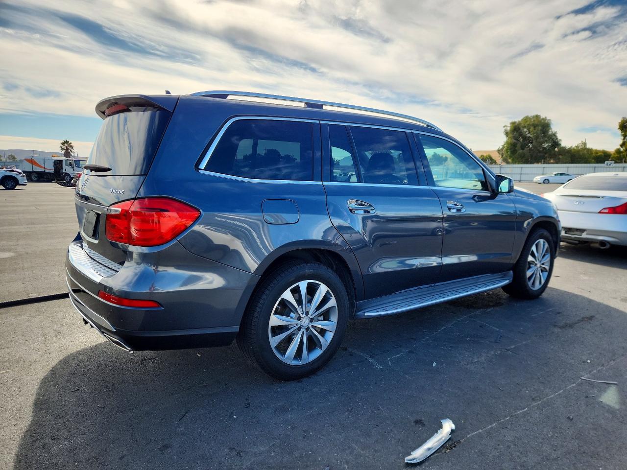 4JGDF6EE2FA609533 · 2015 MERCEDES-BENZ GL · 3/13