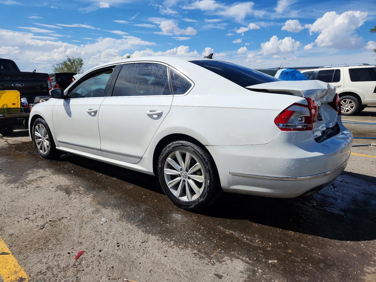 1VWCP7A36CC078115 · 2012 VOLKSWAGEN PASSAT · 2/12
