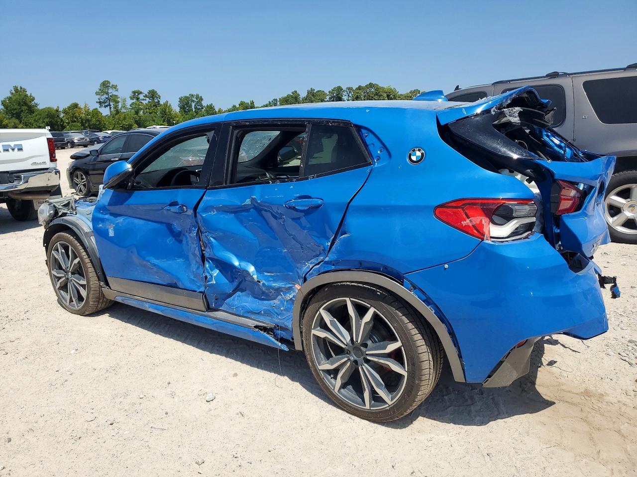 WBXYJ5C32JEF71132 · 2018 BMW X2 · 2/13