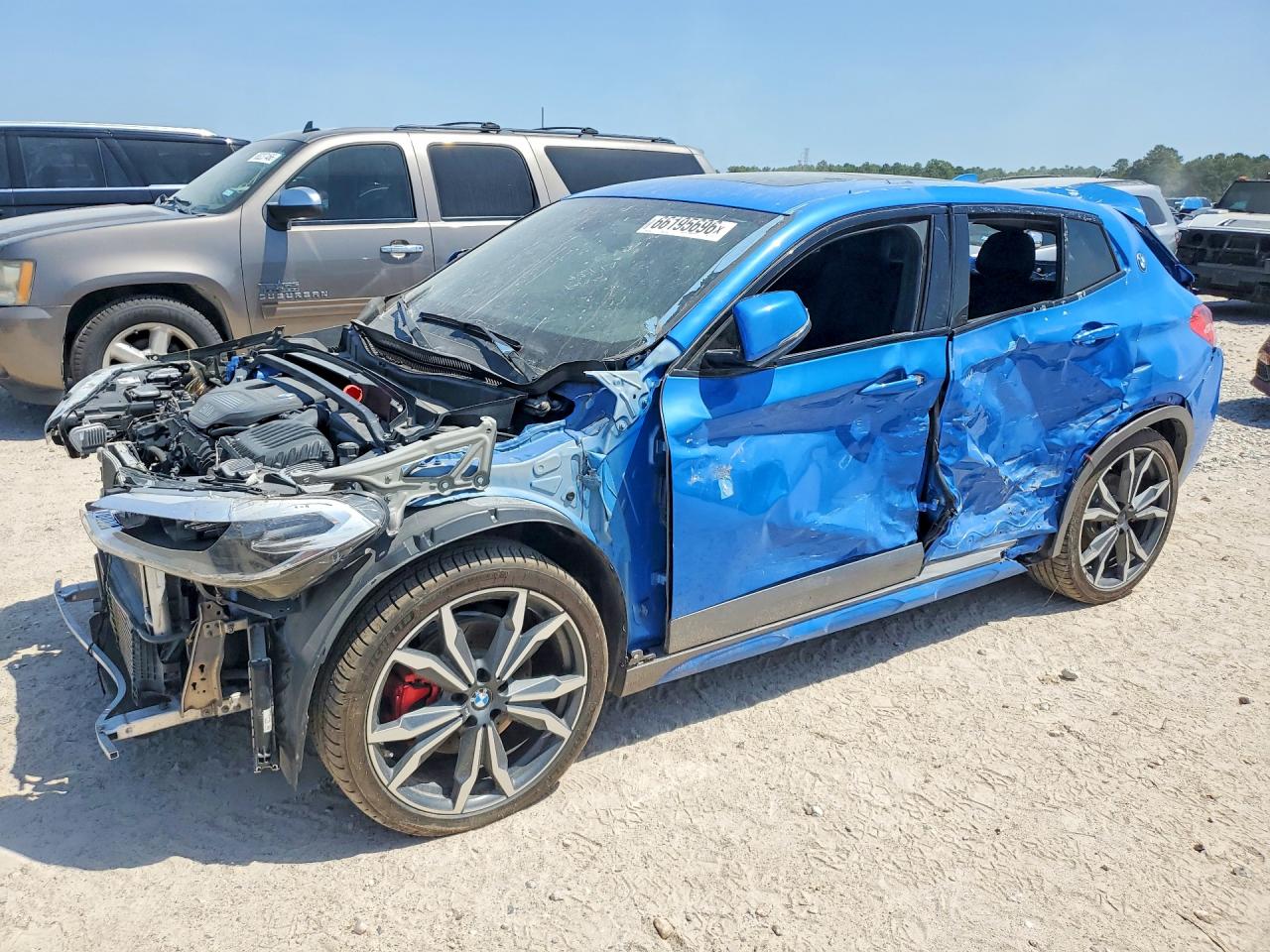 WBXYJ5C32JEF71132 · 2018 BMW X2