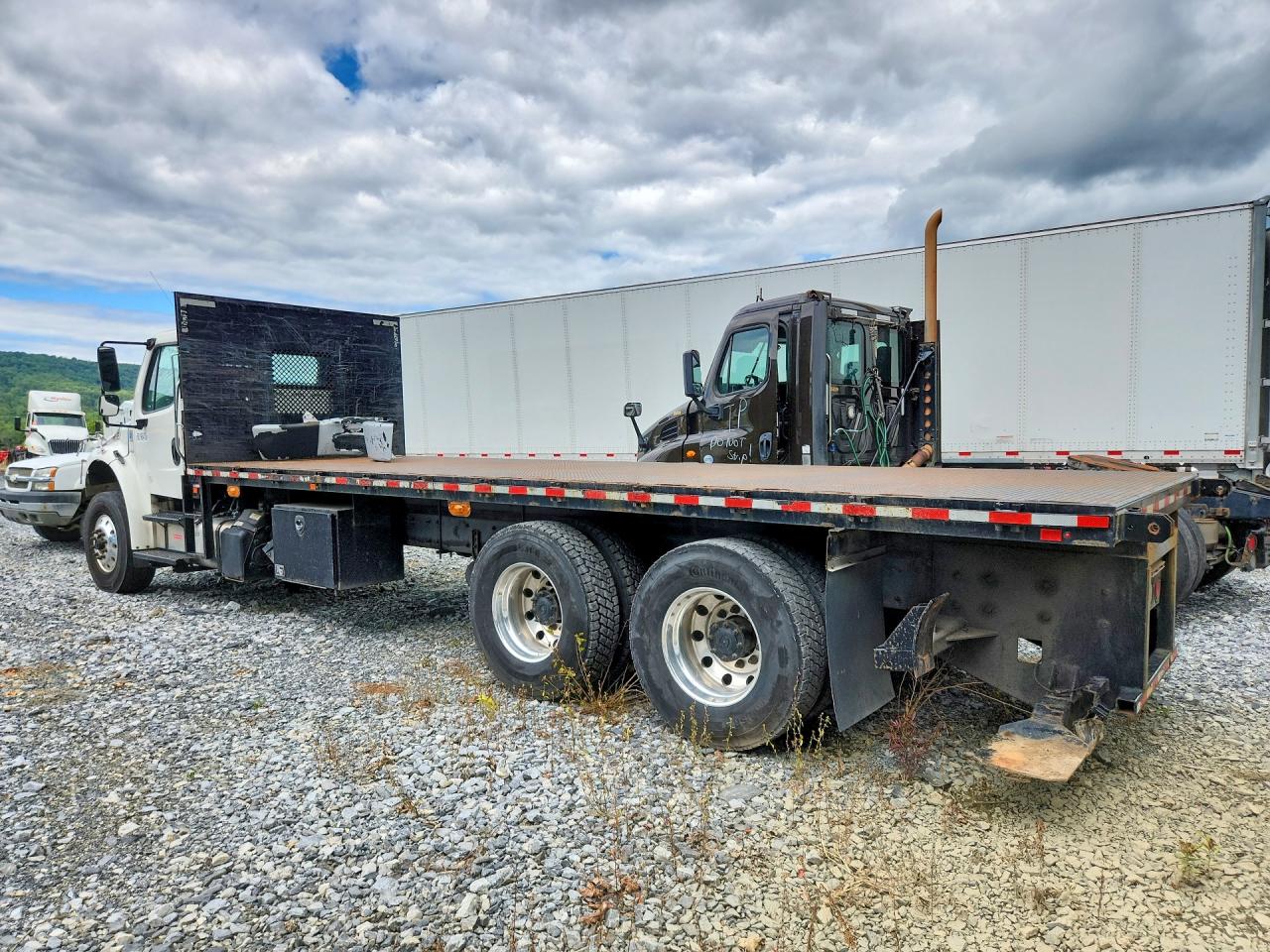 3ALHCYFEXLDLZ7809 · 2020 FREIGHTLINER M2 · 2/13