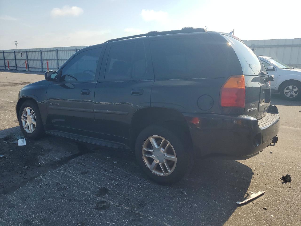 1GKES63M372120783 · 2007 GMC ENVOY · 2/12