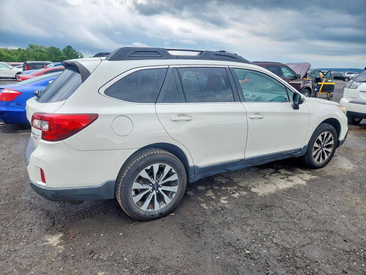 4S4BSAJCXF3341488 · 2015 SUBARU OUTBACK · 3/13