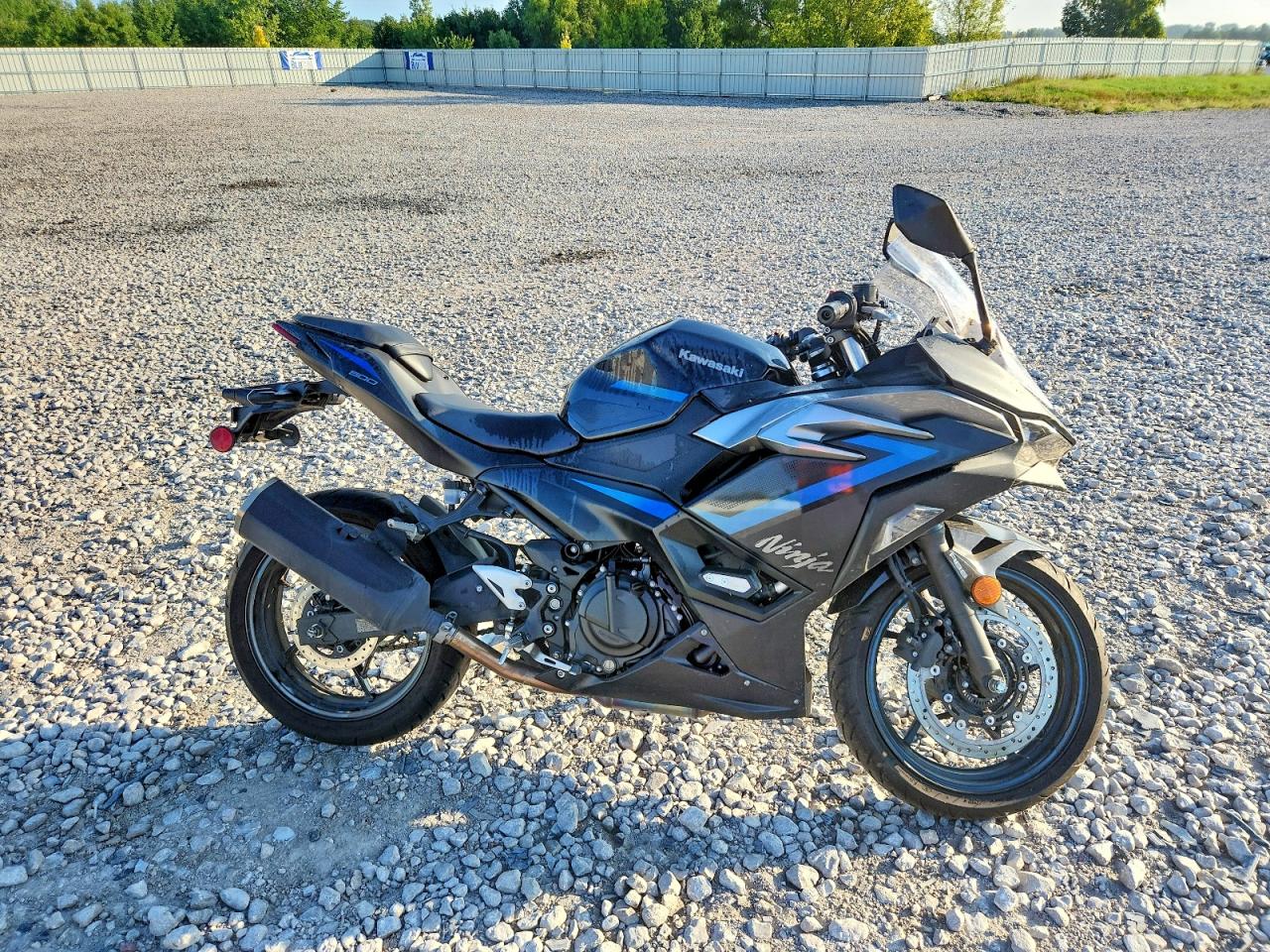 2025 KAWASAKI EX500