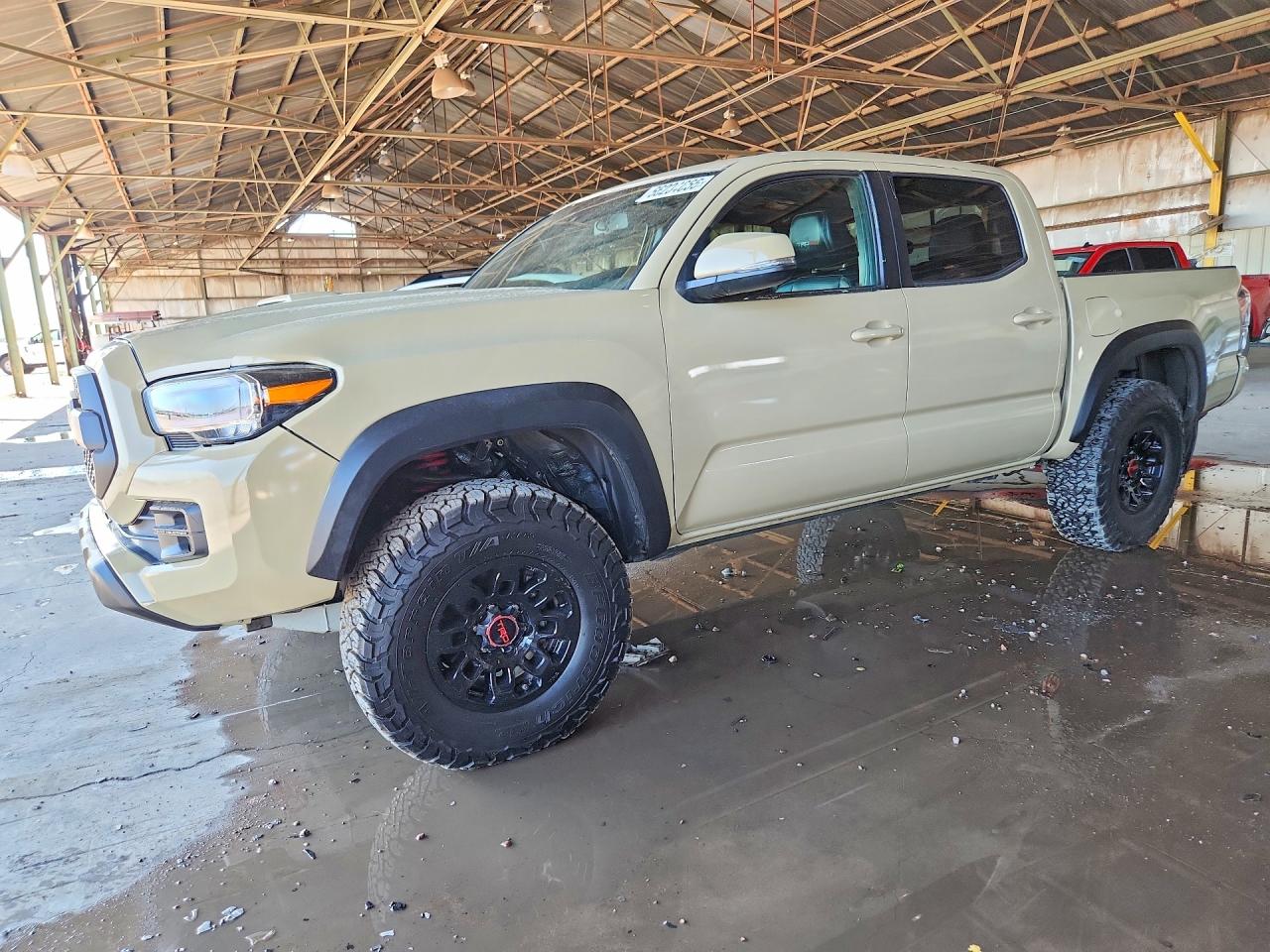 5TFCZ5AN7JX163702 · 2018 TOYOTA TACOMA
