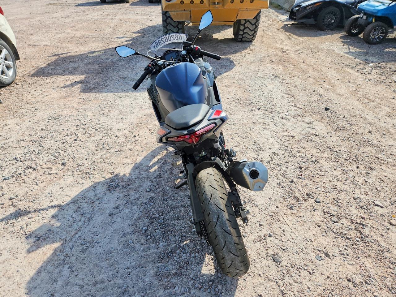 ML5EXGG1XTDA76540 · 2026 KAWASAKI EX500 · 4/9