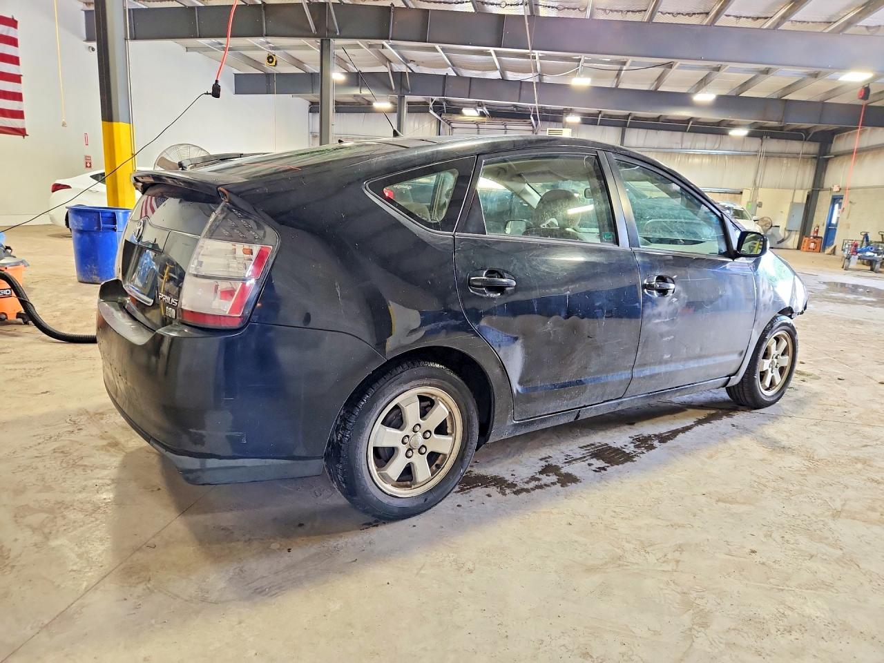 JTDKB20UX40105474 · 2004 TOYOTA PRIUS · 3/13