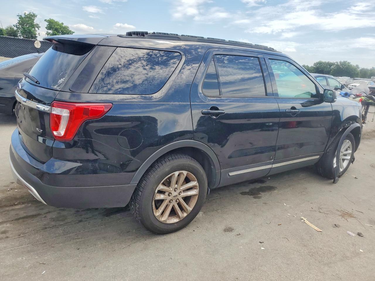 1FM5K7D85HGD10698 · 2017 FORD EXPLORER · 3/13