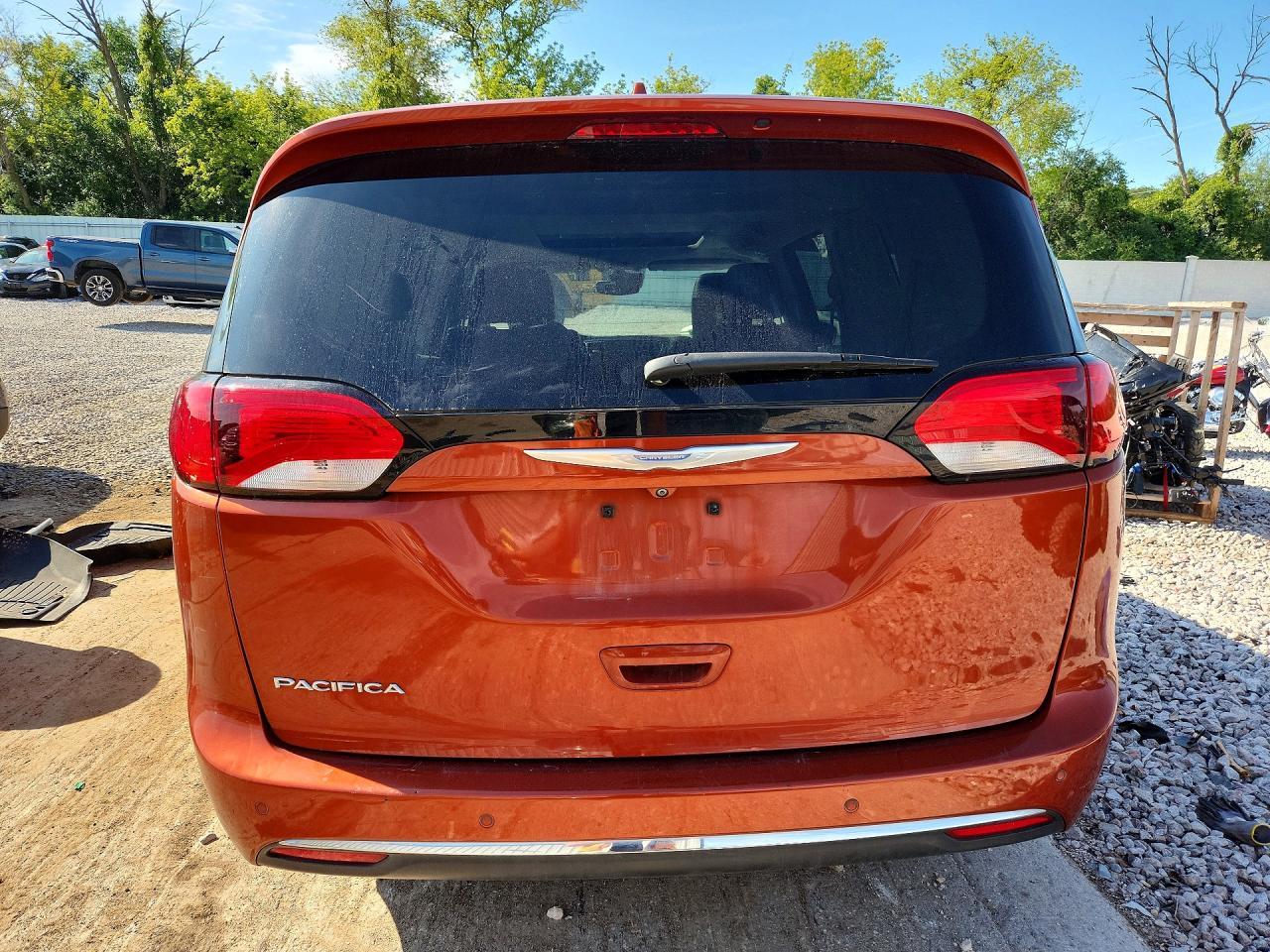 2C4RC1EG2JR157059 · 2018 CHRYSLER PACIFICA · 6/13