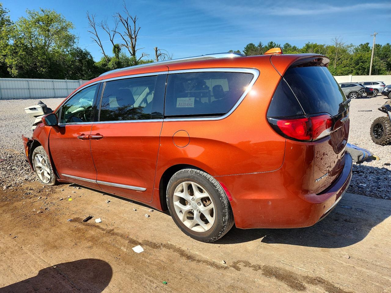 2C4RC1EG2JR157059 · 2018 CHRYSLER PACIFICA · 2/13