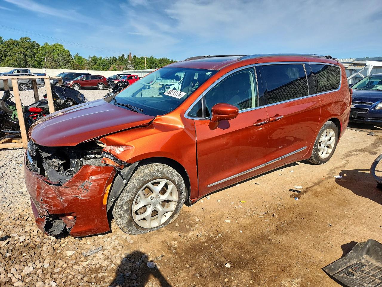 2C4RC1EG2JR157059 · 2018 CHRYSLER PACIFICA
