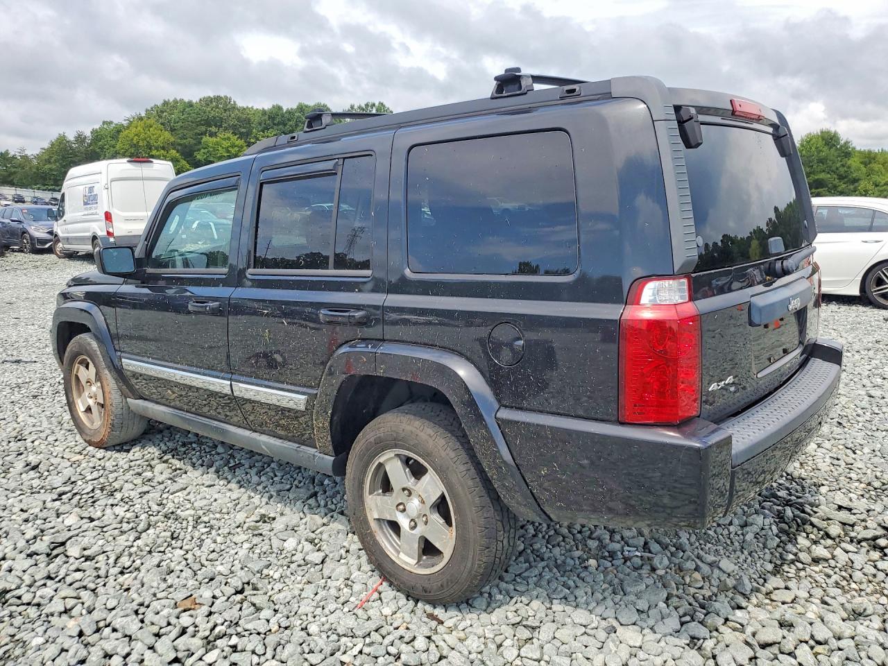 1J4RG4GK4AC137163 · 2010 JEEP COMMANDER · 2/13