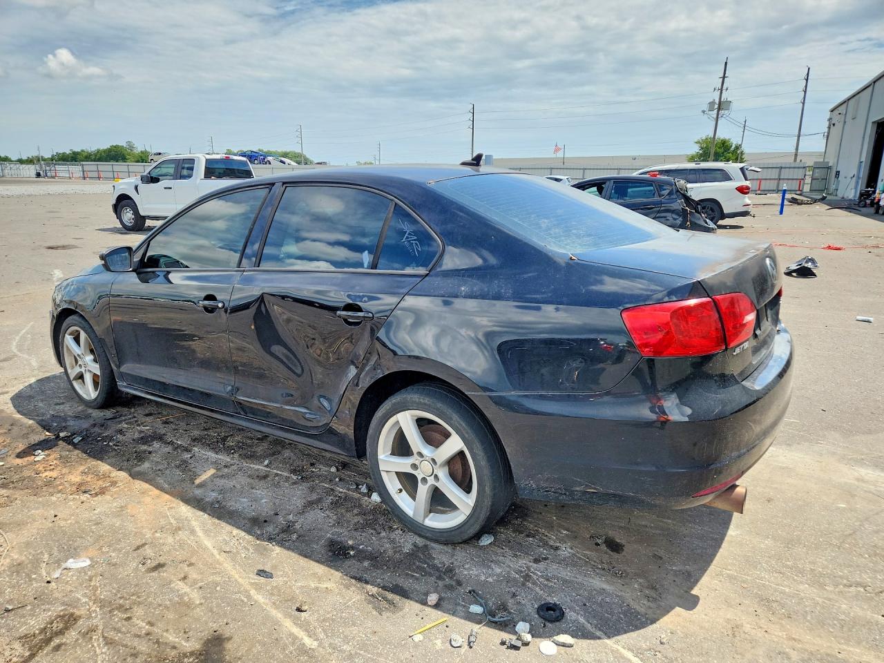 3VWDP7AJ0CM067113 · 2012 VOLKSWAGEN JETTA · 2/12