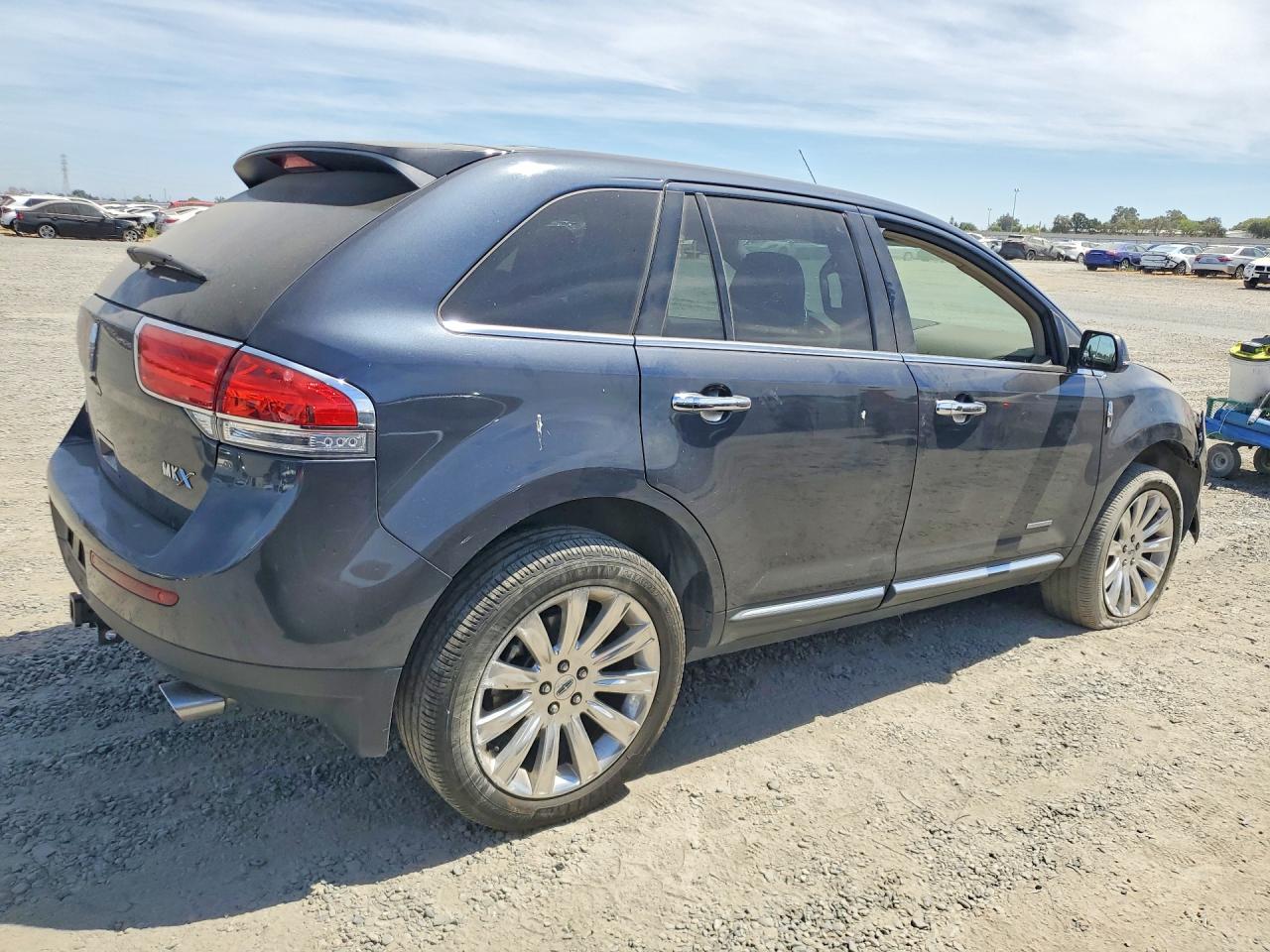 2LMDJ6JK7DBL46973 · 2013 LINCOLN MKX · 3/13
