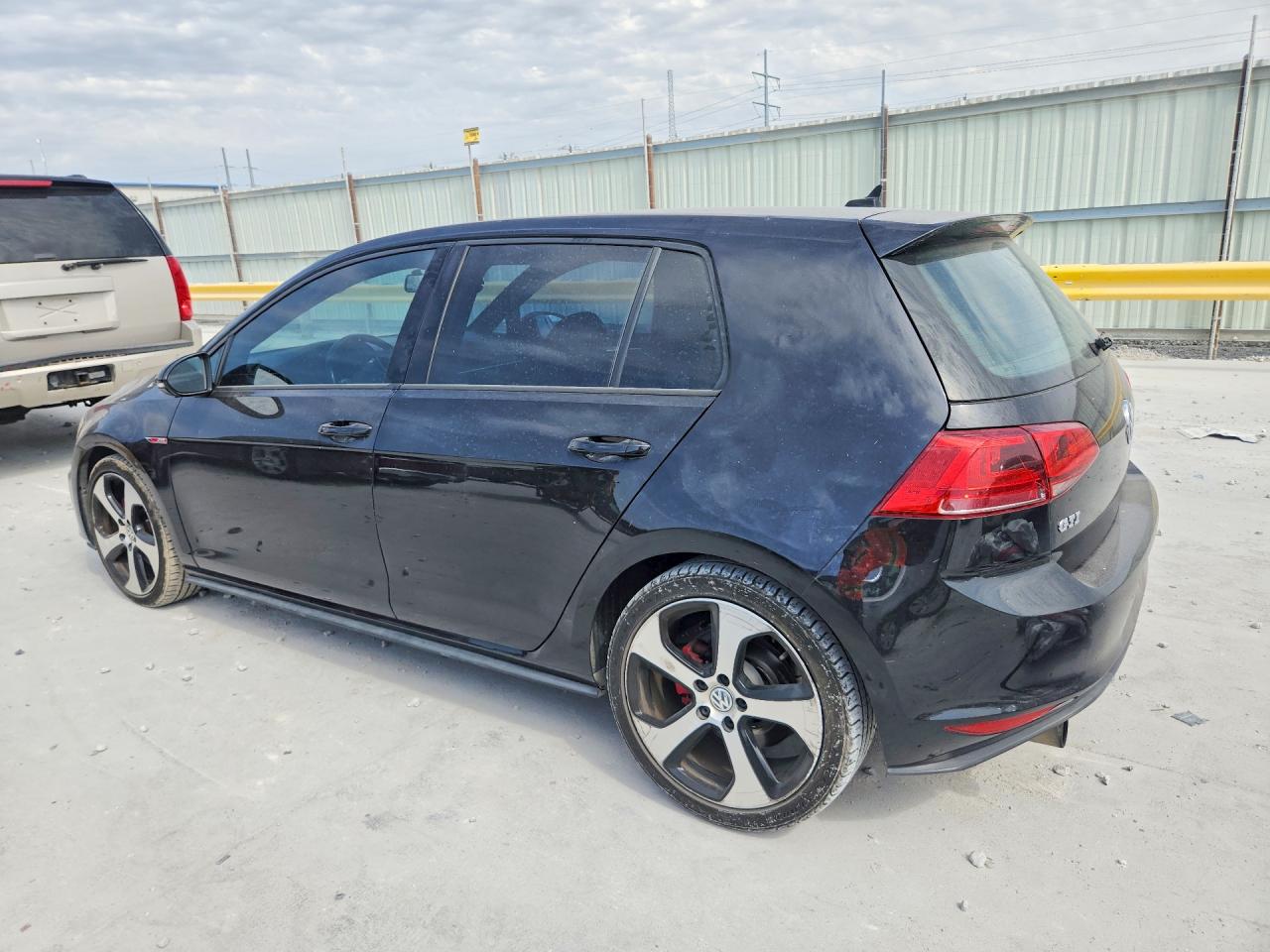 3VW4T7AU4GM019352 · 2016 VOLKSWAGEN GTI · 2/12