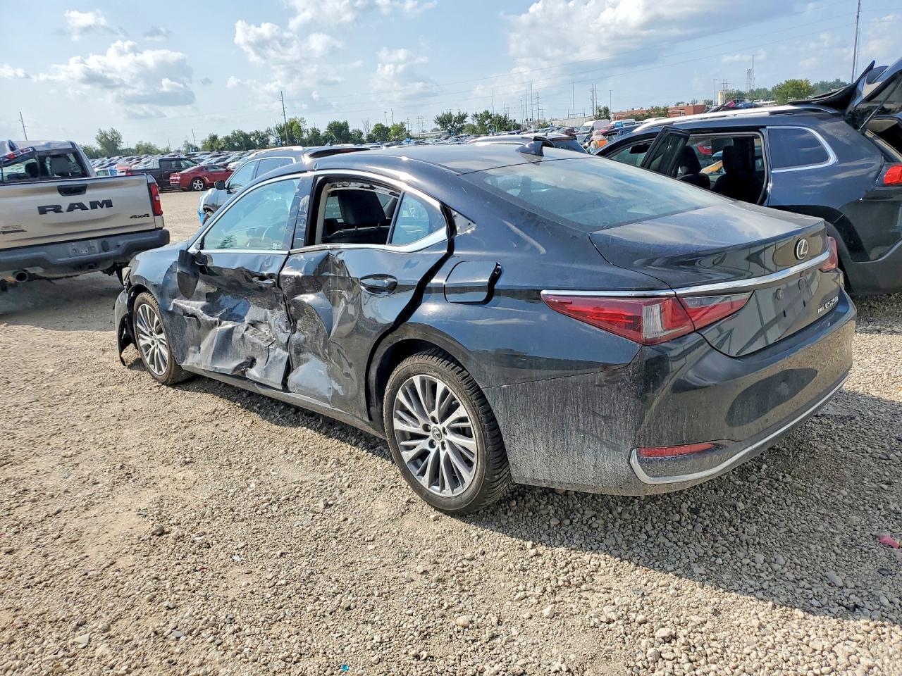 58AD11D18MU007126 · 2021 LEXUS ES 250 · 2/12