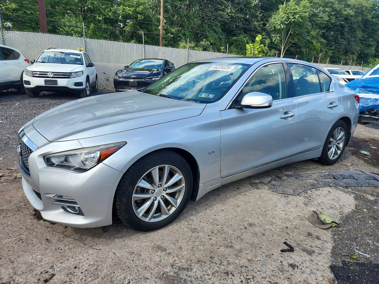 JN1EV7AR2GM343136 · 2016 INFINITI Q50