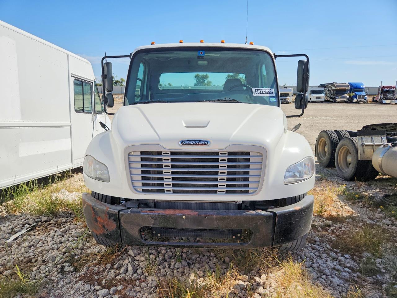 3ALACWFC5KDKC8652 · 2019 FREIGHTLINER M2 · 5/13