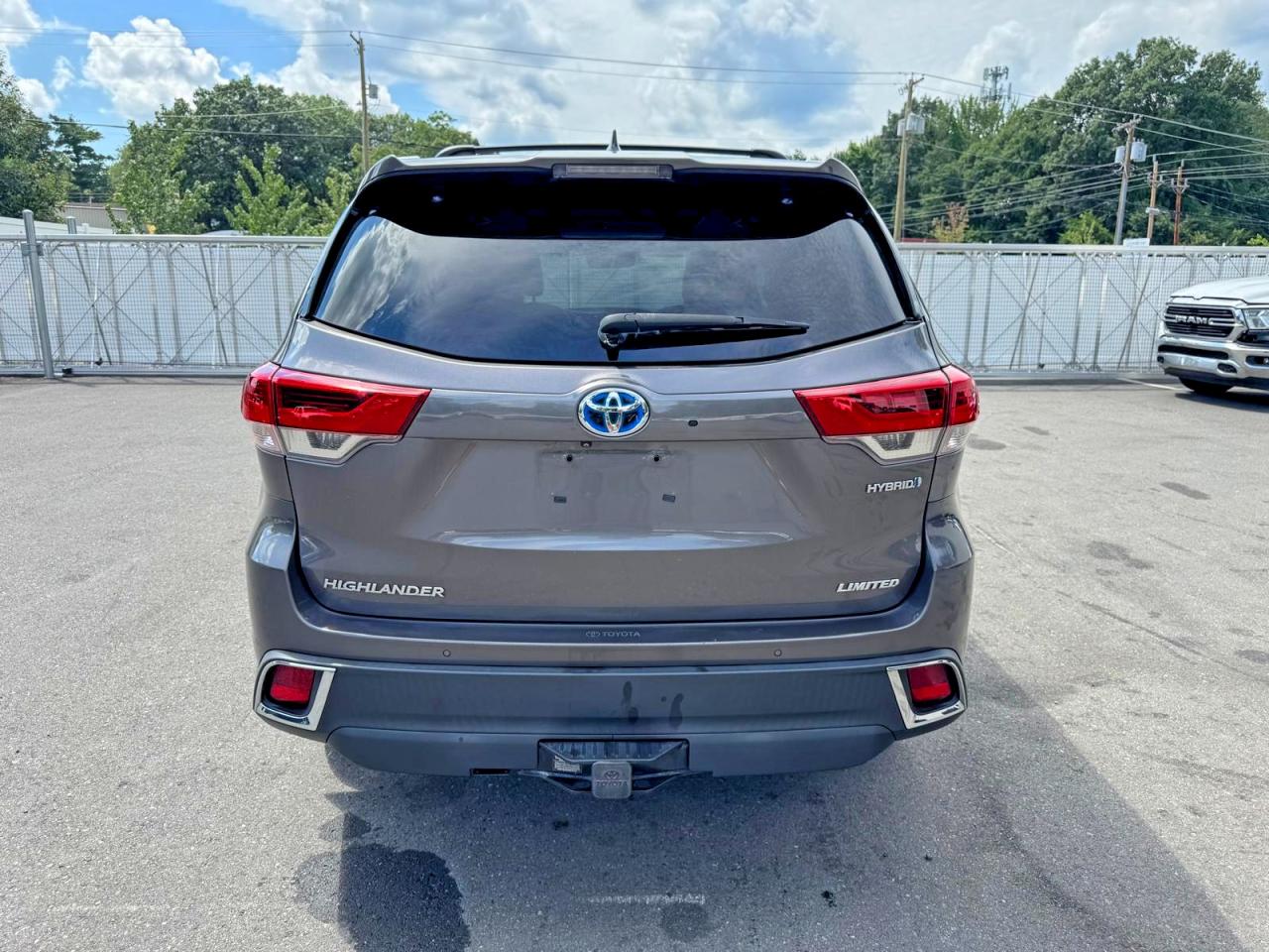 5TDDGRFH0JS037286 · 2018 TOYOTA HIGHLANDER HYBRID · 6/15