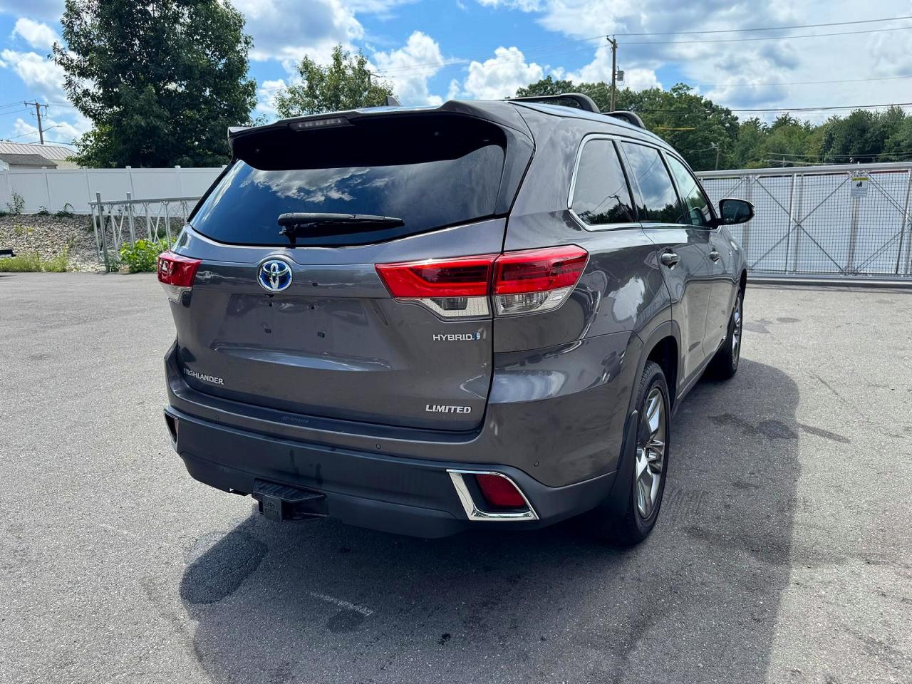 5TDDGRFH0JS037286 · 2018 TOYOTA HIGHLANDER HYBRID · 3/15