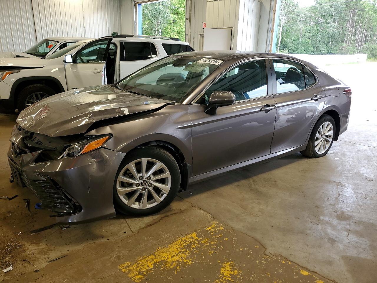 4T1C11BK3NU066925 · 2022 TOYOTA CAMRY