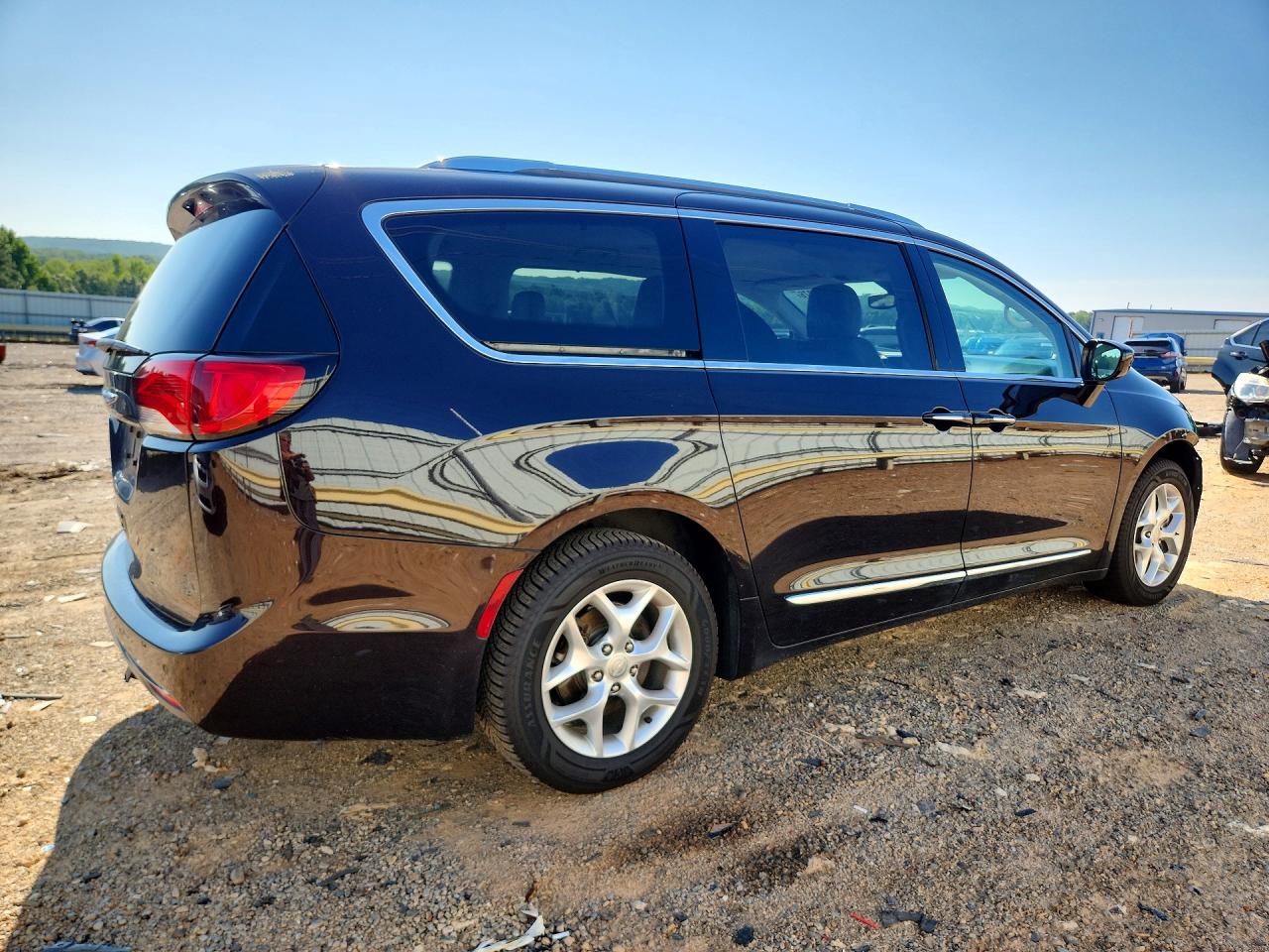2C4RC1EG4HR743966 · 2017 CHRYSLER PACIFICA · 3/13