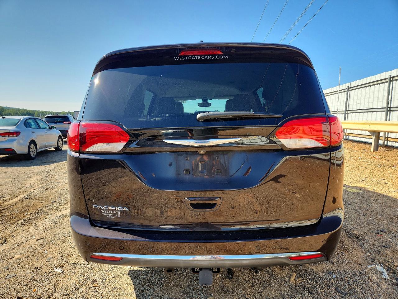 2C4RC1EG4HR743966 · 2017 CHRYSLER PACIFICA · 6/13