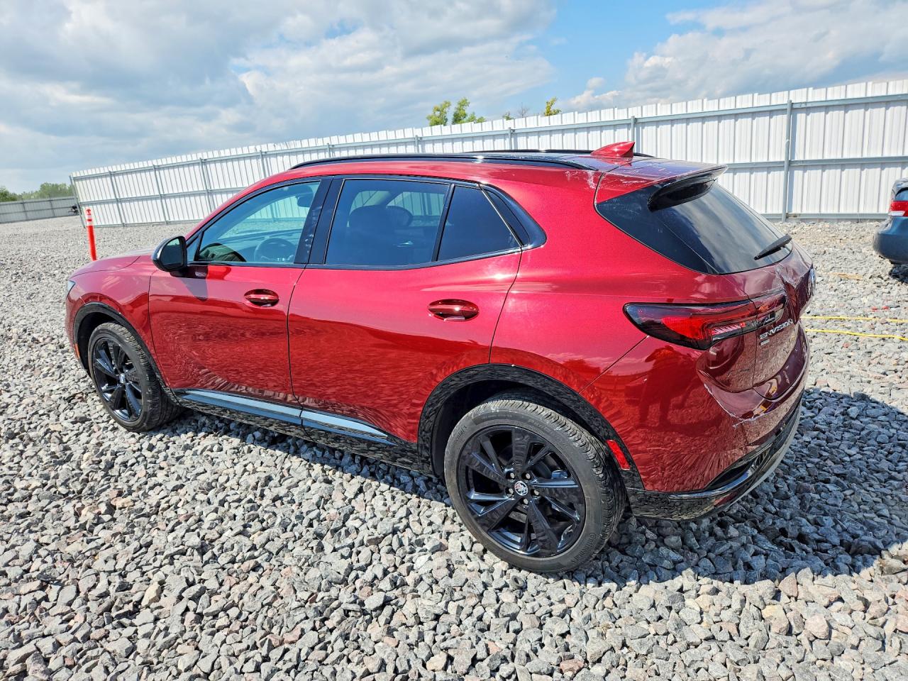 LRBFZPR41ND015796 · 2022 BUICK ENVISION · 2/13