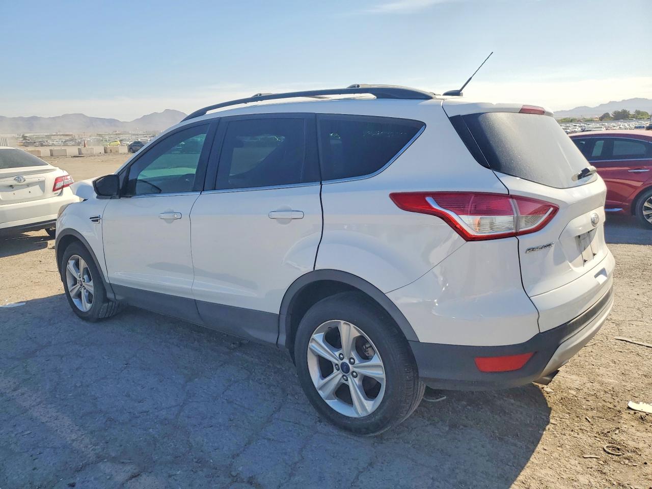 1FMCU0G92FUB73196 · 2015 FORD ESCAPE · 2/13