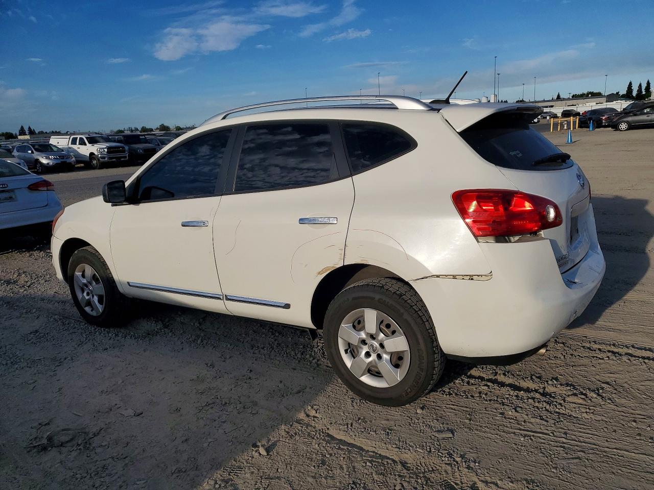 JN8AS5MT8EW625044 · 2014 NISSAN ROGUE SELECT · 2/12