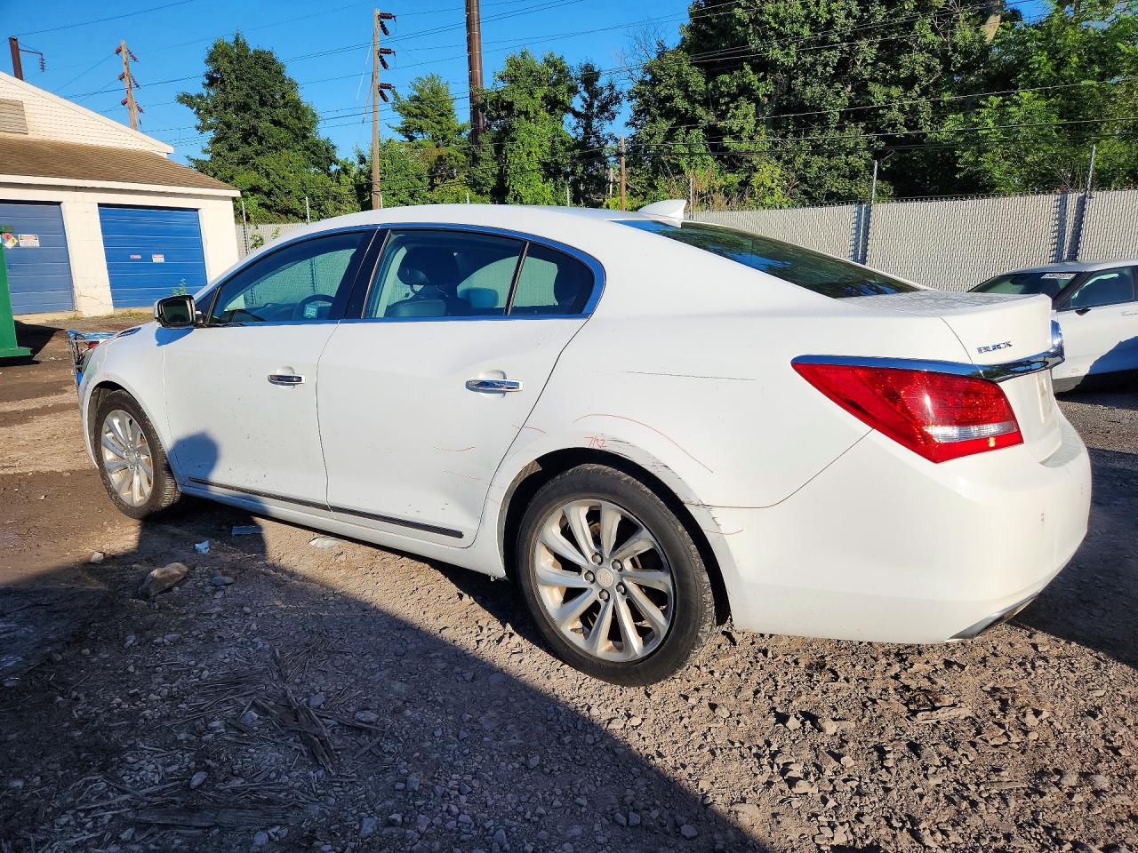 1G4GB5G32GF134050 · 2016 BUICK LACROSSE · 2/11