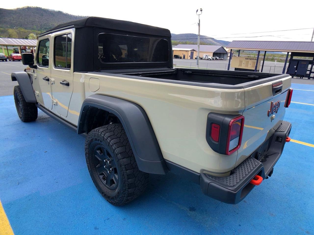 1C6JJTEG5NL163197 · 2022 JEEP GLADIATOR · 4/14