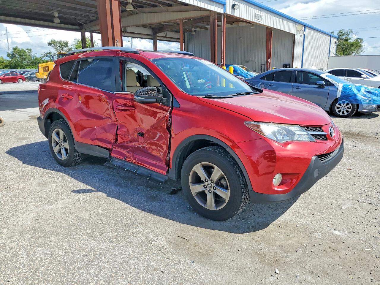 2T3WFREV0FW193577 · 2015 TOYOTA RAV4 · 4/13