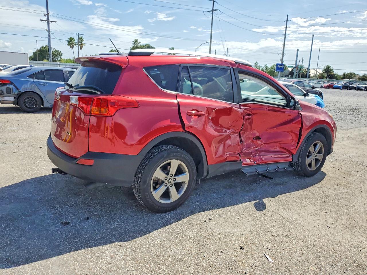 2T3WFREV0FW193577 · 2015 TOYOTA RAV4 · 3/13