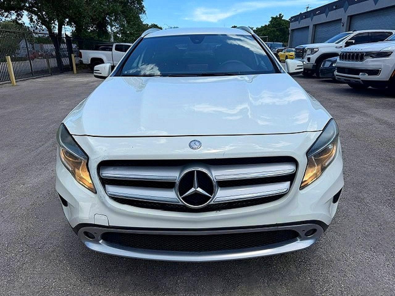 WDCTG4EB2HJ346674 · 2017 MERCEDES-BENZ GLA · 5/15