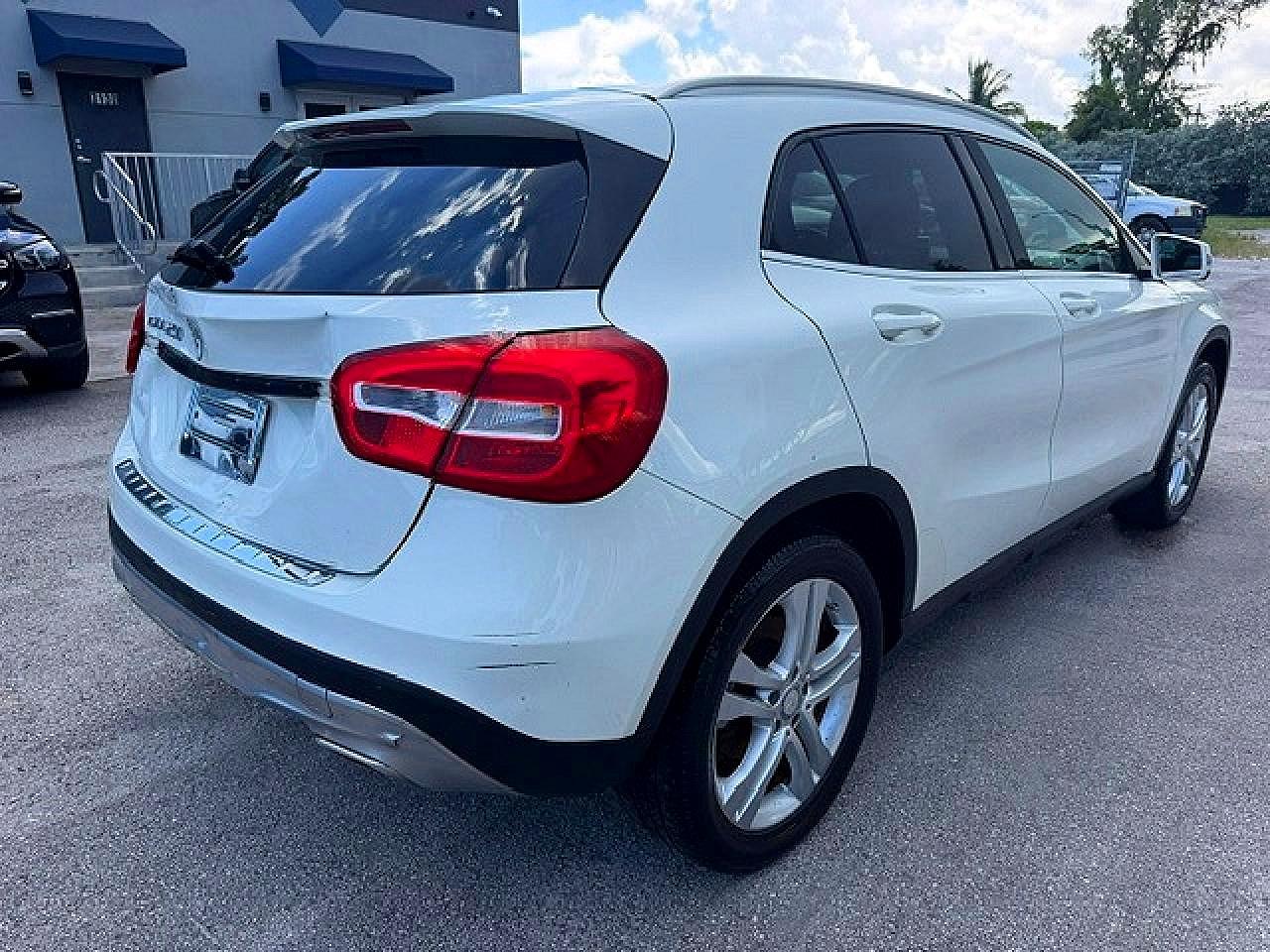 WDCTG4EB2HJ346674 · 2017 MERCEDES-BENZ GLA · 3/15