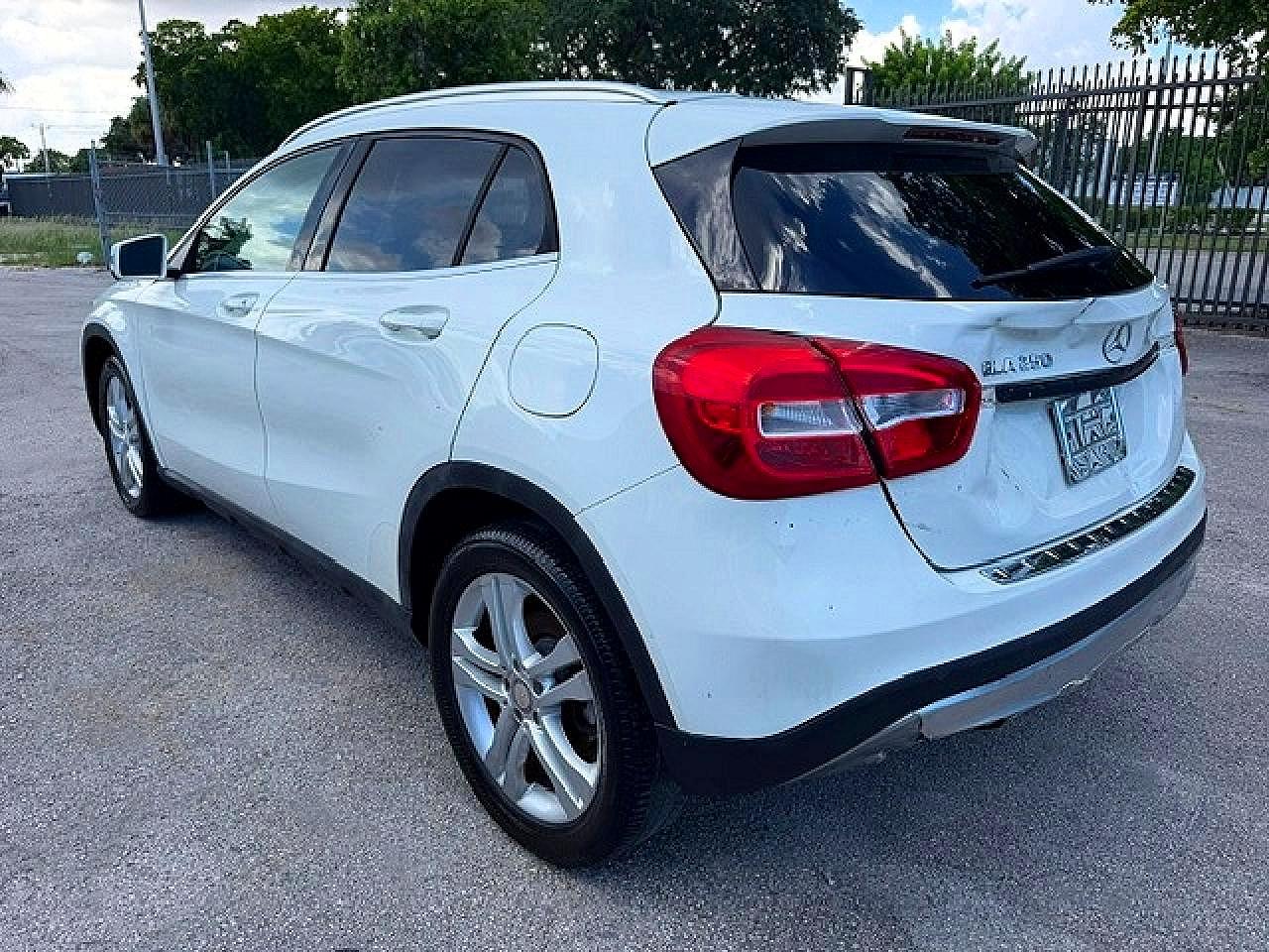 WDCTG4EB2HJ346674 · 2017 MERCEDES-BENZ GLA · 2/15