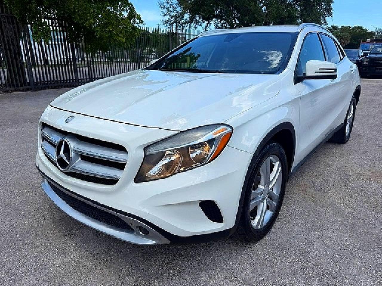 WDCTG4EB2HJ346674 · 2017 MERCEDES-BENZ GLA