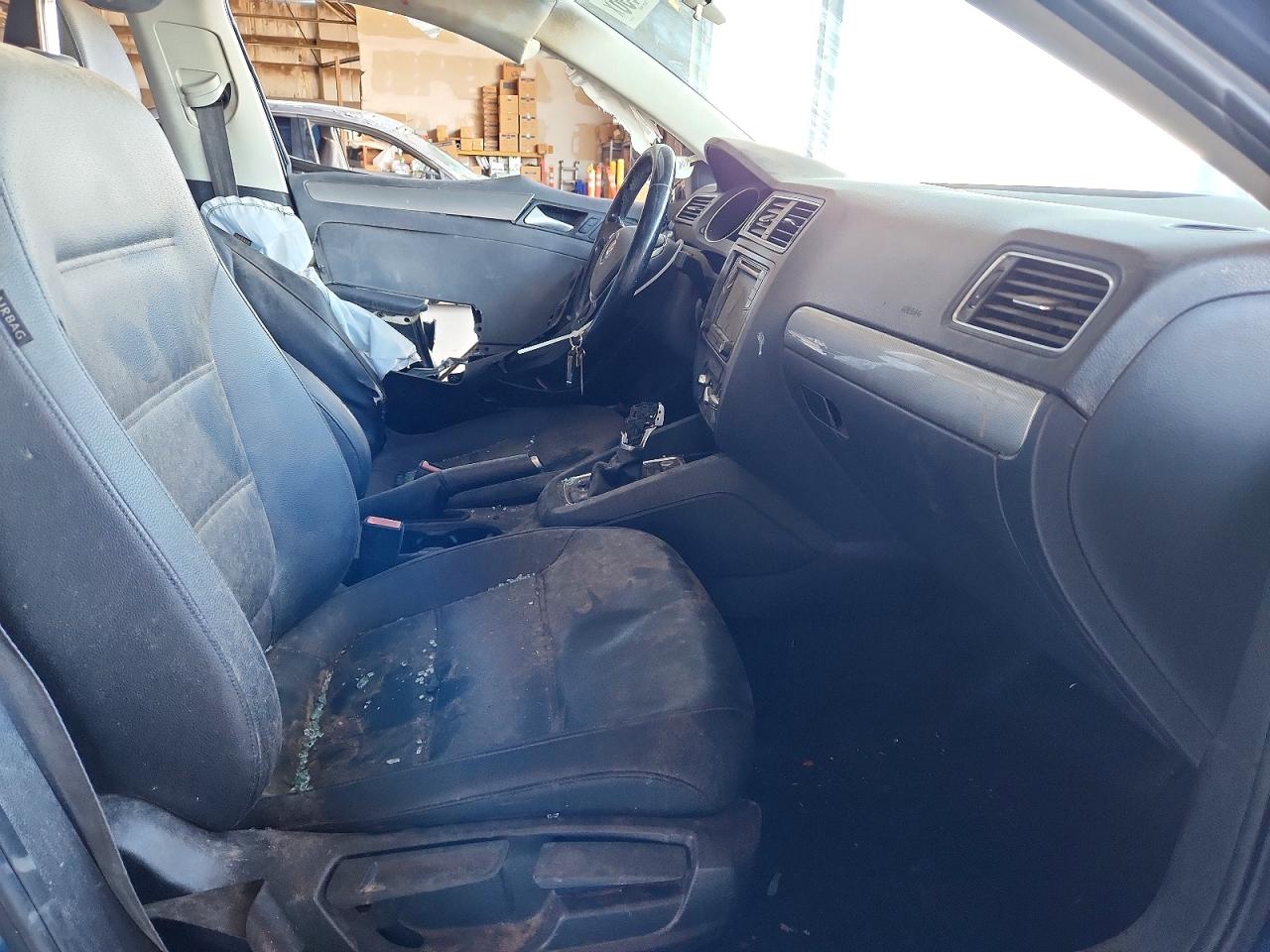 3VWDB7AJ0HM225309 · 2017 VOLKSWAGEN JETTA · 7/12